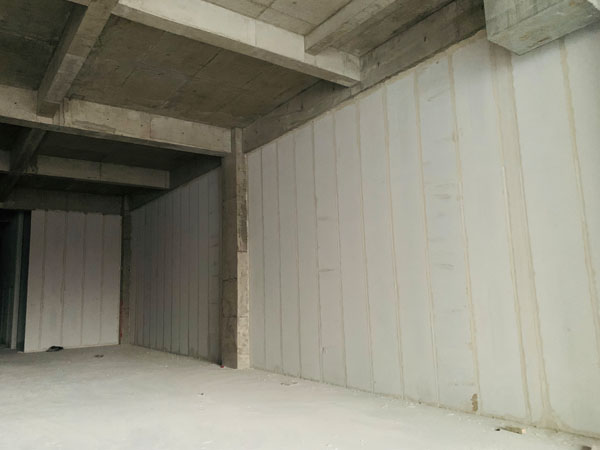 ALC板内墙施工现场1.jpg
